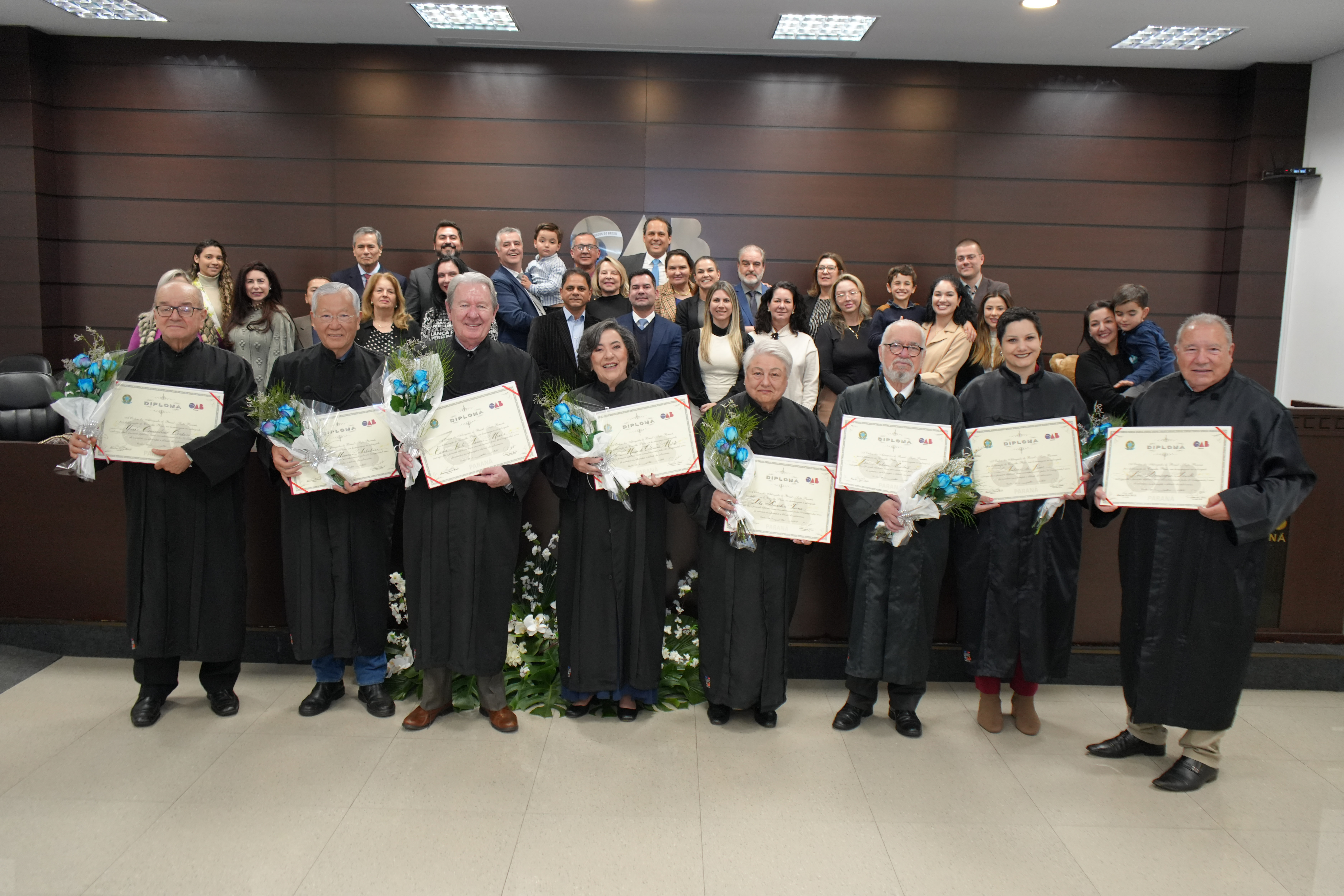 Emoção marca cerimônia de jubilamento de advogados pioneiros na  OAB Cascavel